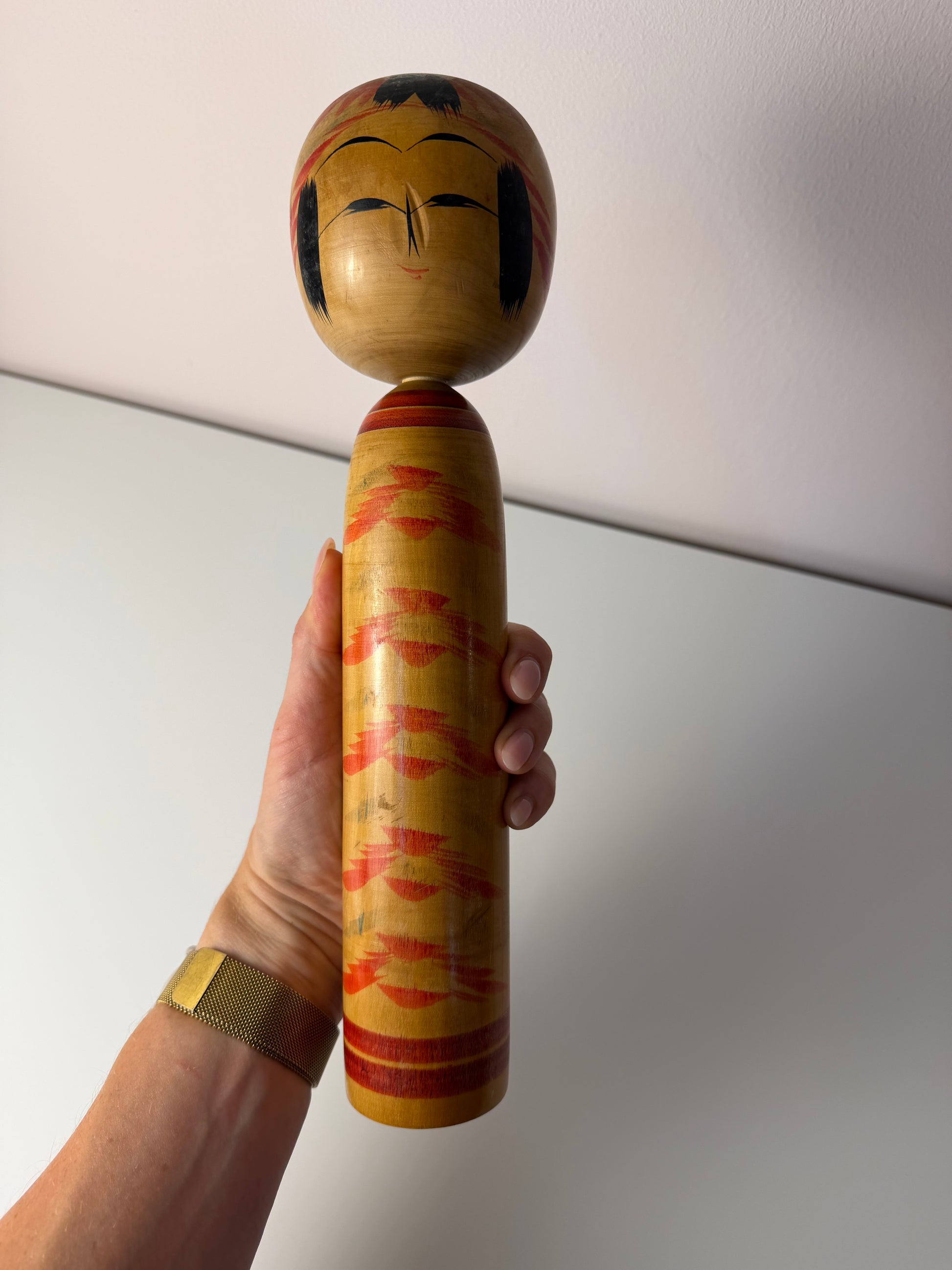 Japanische Kokeshi Holzfigur handbemalt