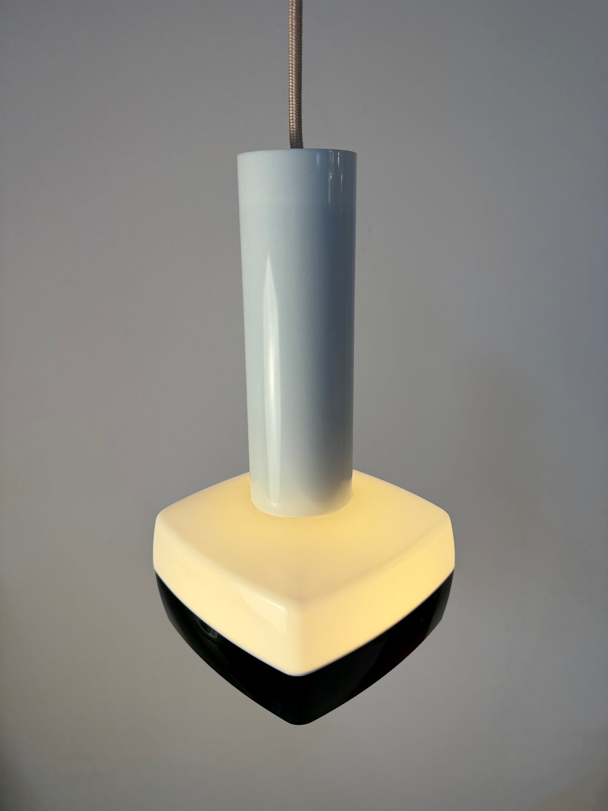Hängelampe schwarz weiß von Bent Karlby für Schrøder-Kemi