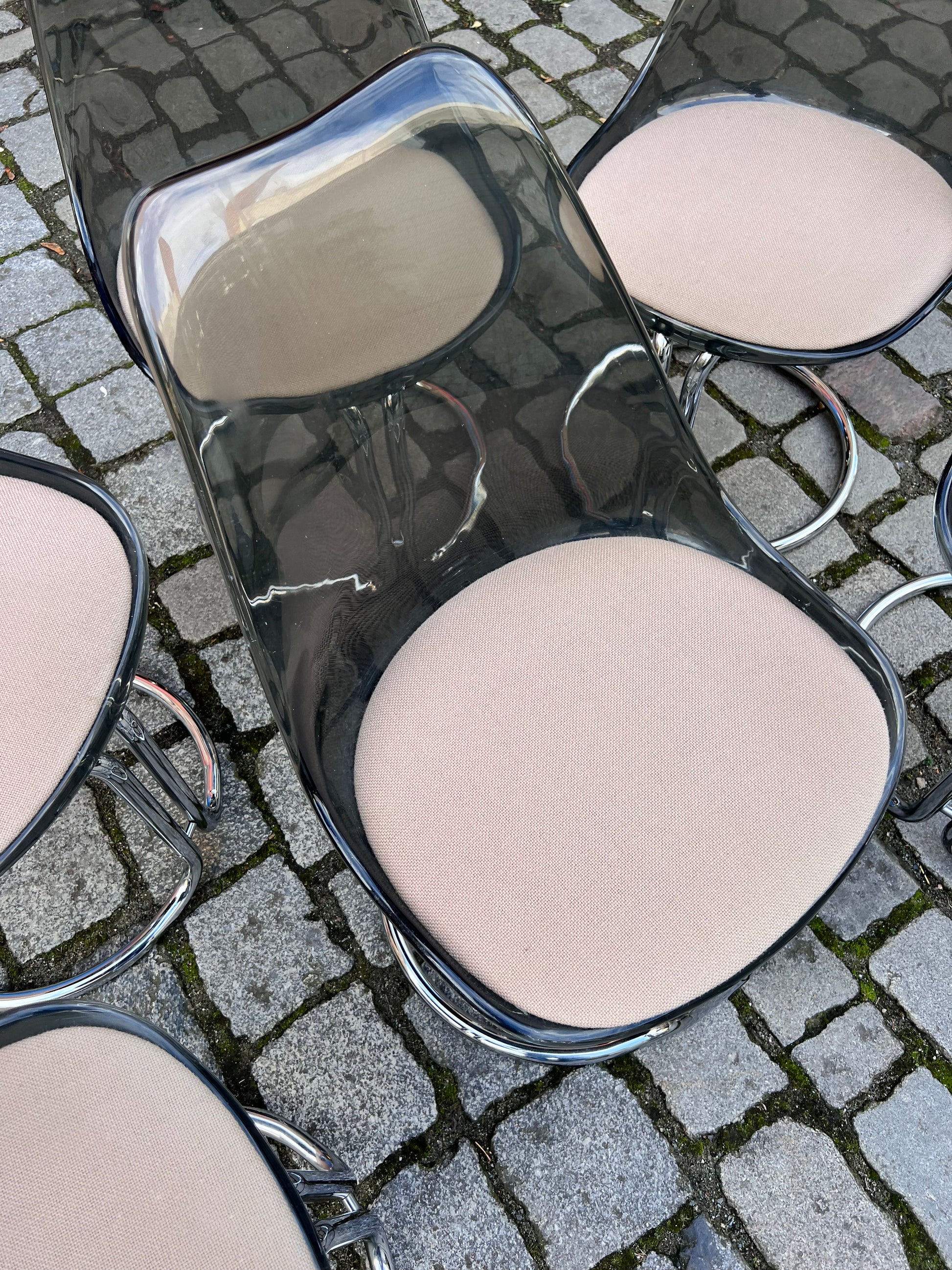Freischwinger grau beige Kunststoff Chrom