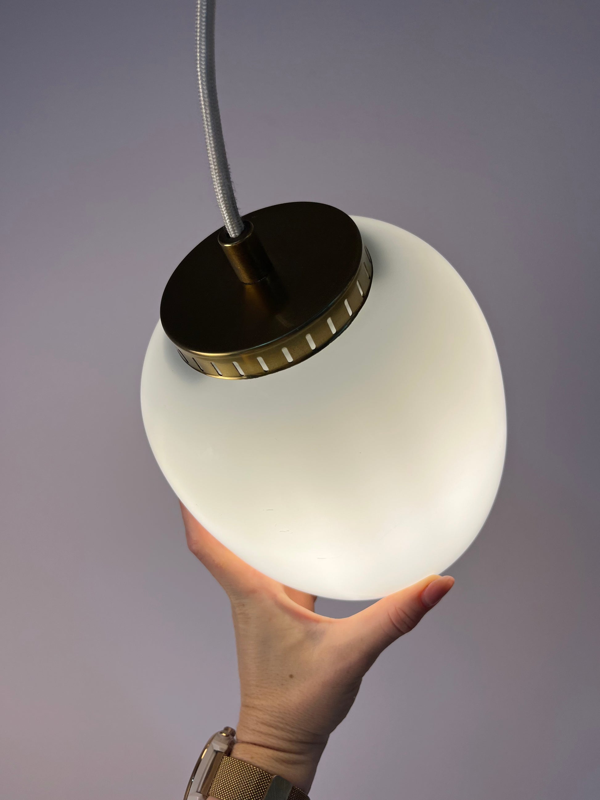 Hängelampe Kina Opalglas Messing von Bent Karlby für Lyfa