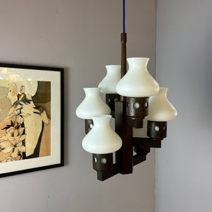 Kronleuchter dunkelbraun weiß Holz Opalglas von Vitrika