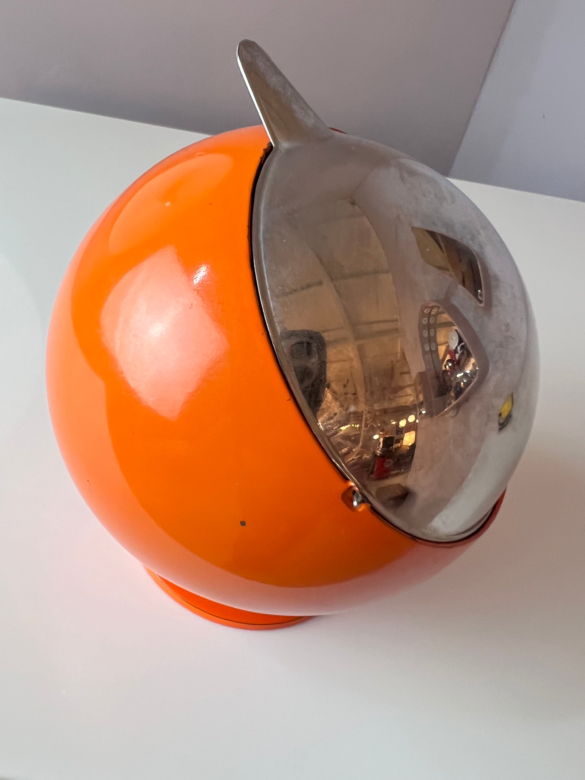 Kugelaschenbecher orange Chrom von Quist