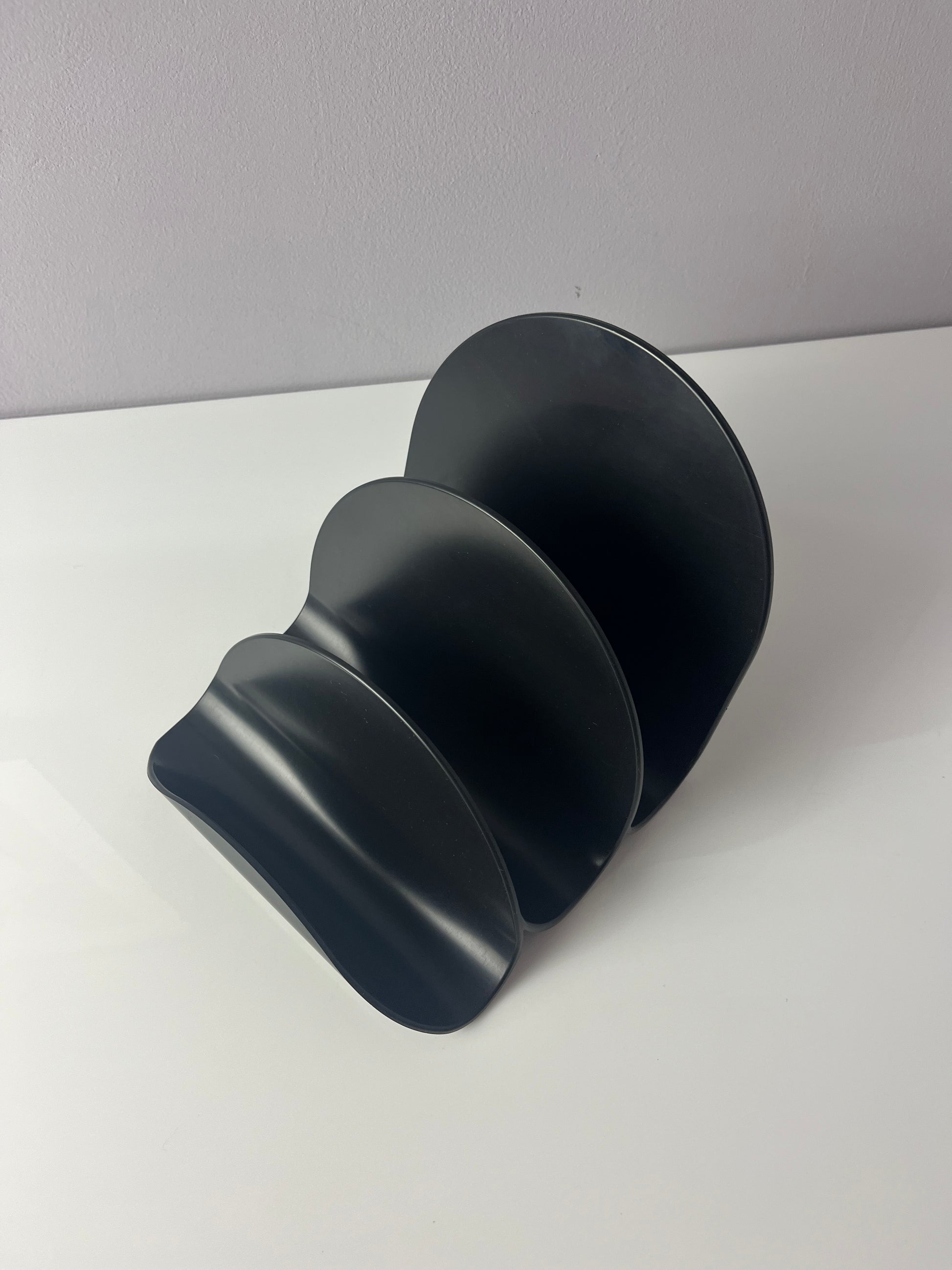 Briefhalter schwarz 70er Space Age Ära