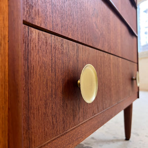 Kommode Teak mit Holz- & Messinggriffen aus Dänemark