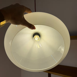 Hängelampe weiß Glas mit Messing aus Dänemark