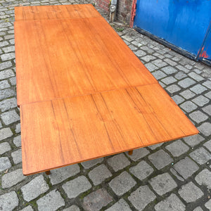 Esstisch Teak & Eiche ausziehbar aus Dänemark