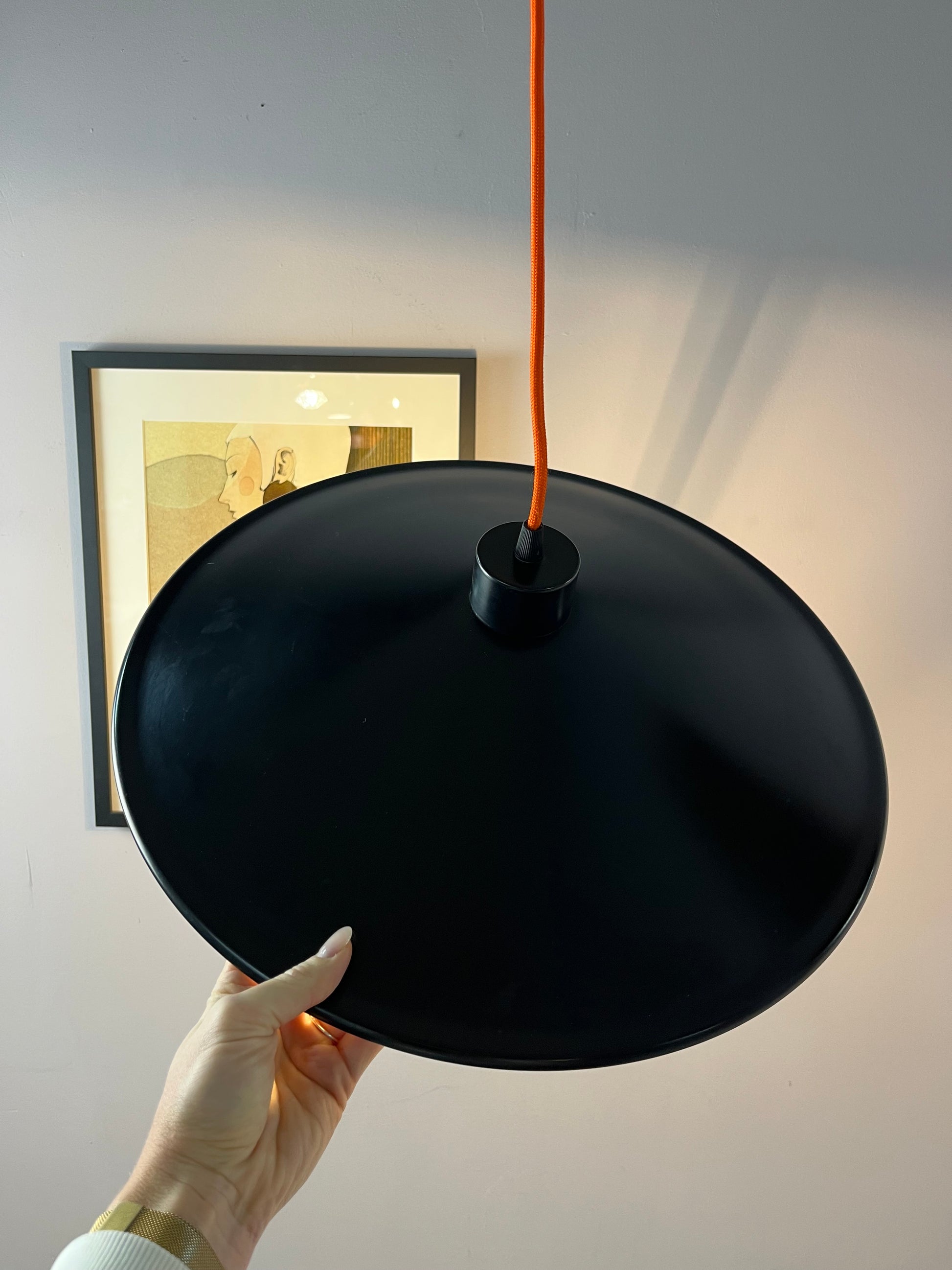 Hängelampe schwarz mit Bügel von Abo Randers