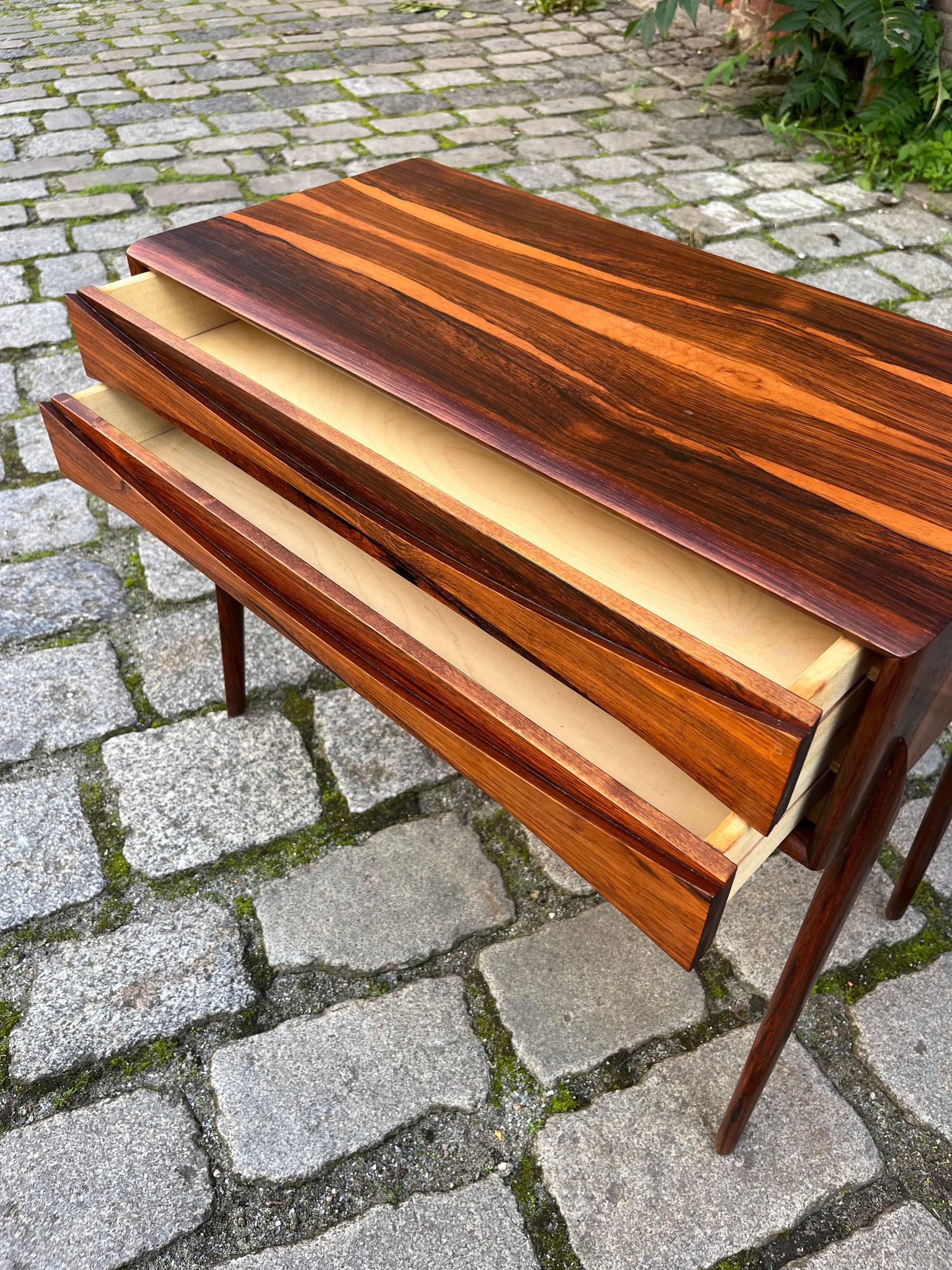 Beistelltisch Modell 6835  Palisander von Rimbert Sandholt für Glas & Trä