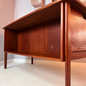 Schreibtisch „Boomerang“ Teak von IMHA Möbel