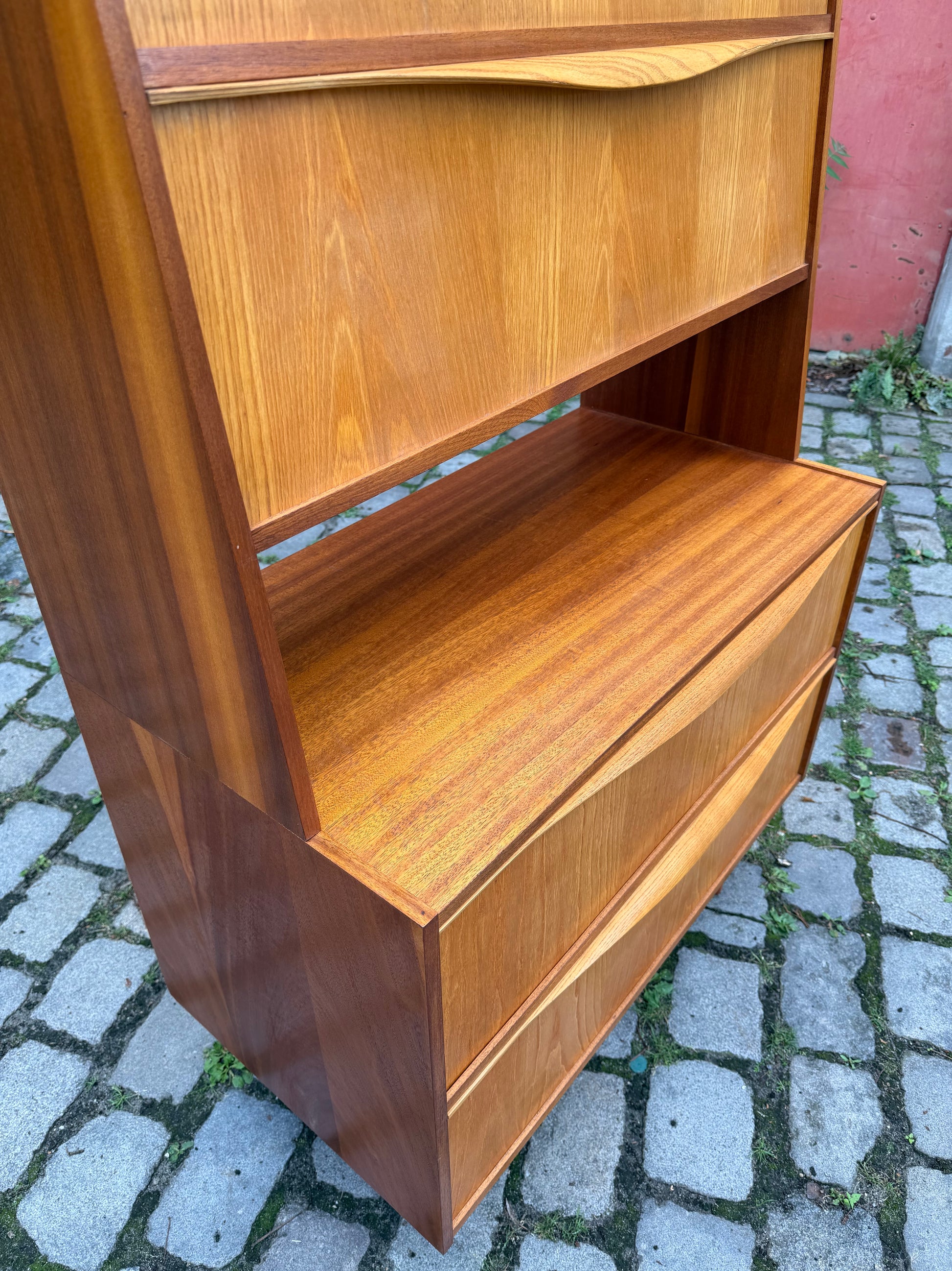 Schrank mit Klappfächern & Vitrine von VEB Möbelindustrie Halle