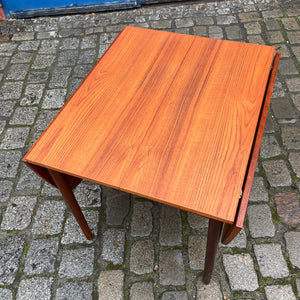 Esstisch Teak verlängerbar mit eingehängten Platten