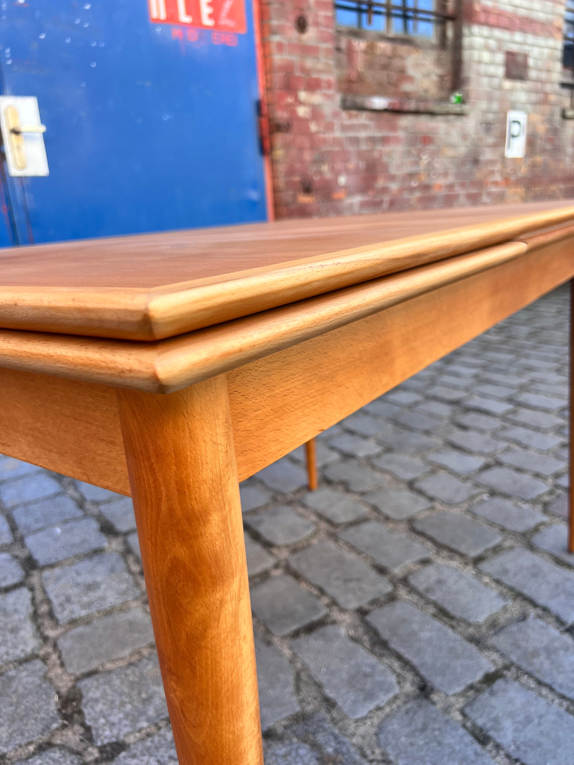 Ausziehbarer Esstisch Buche von Alma Tische