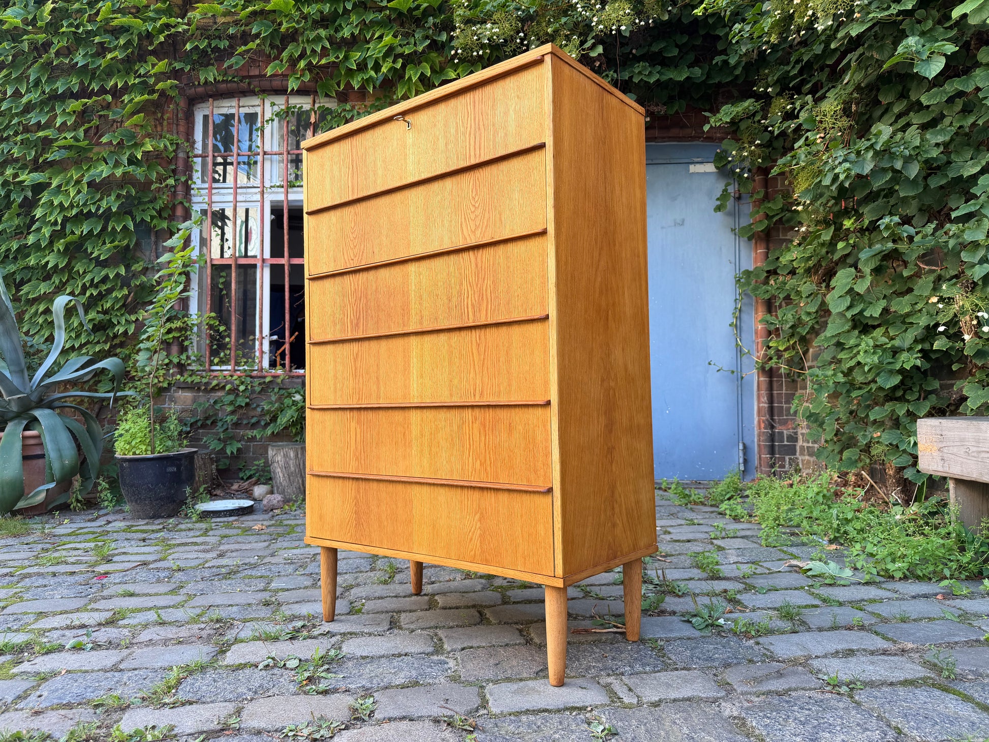Tallboy Kommode Eiche mit Schloss aus Dänemark