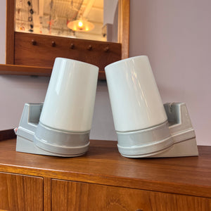 Set: 2x Wandlampe Modell 6070 hellgrau Sigvard Bernadotte für Ifö