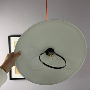 Hängelampe schwarz mit Bügel von Abo Randers