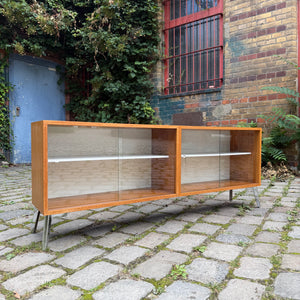 Sideboard Teak mit Vitrine & neuen Chromfüßen