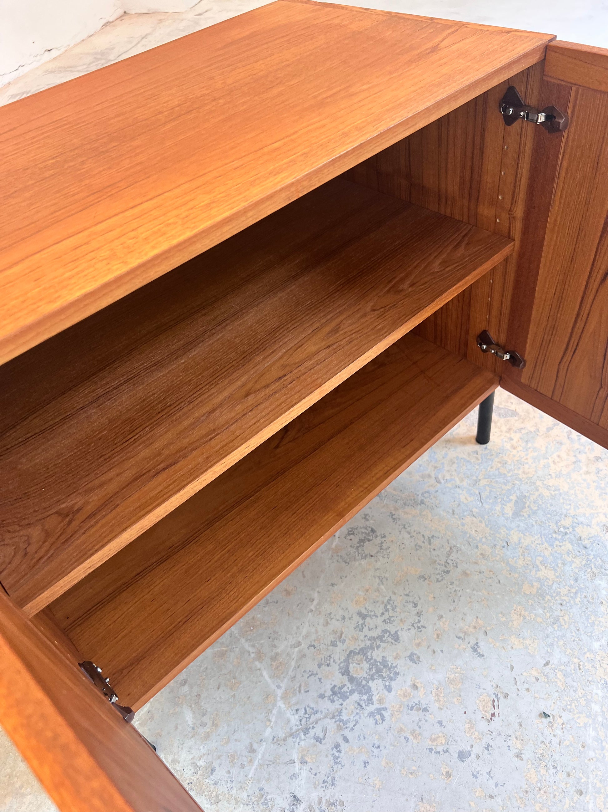 Schrank Teak von H. W. Klein für Bramin