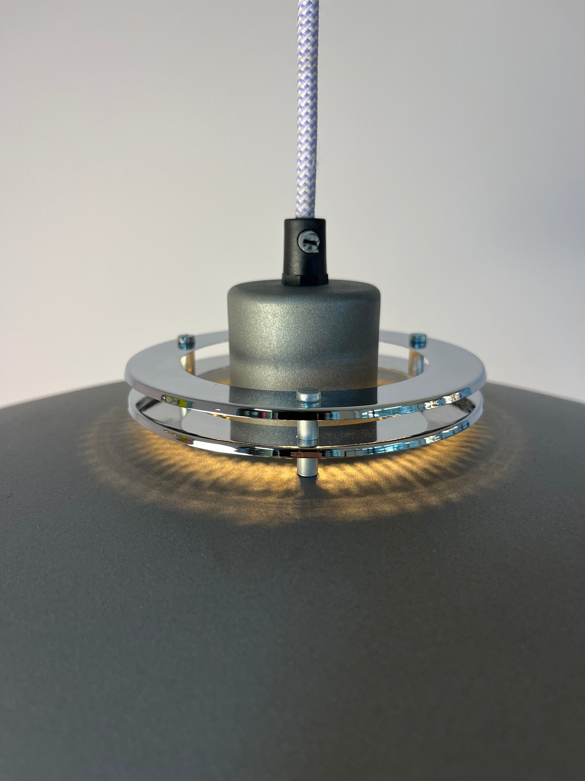 Lamellenlampe Modell DE-LUX grau von Design Light