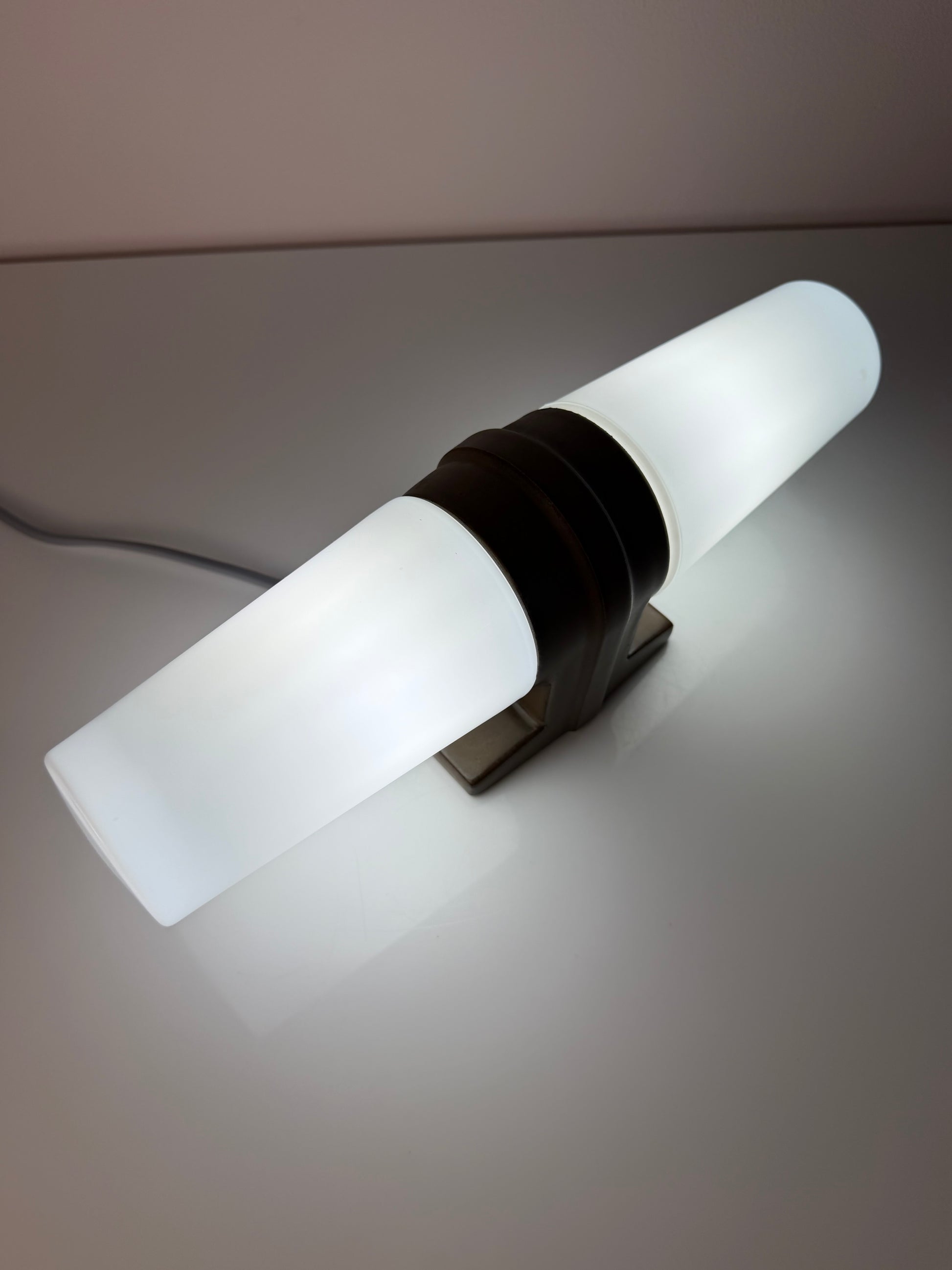 Wandlampe Modell 6060 braun von Sigvard Bernadotte für Ifö