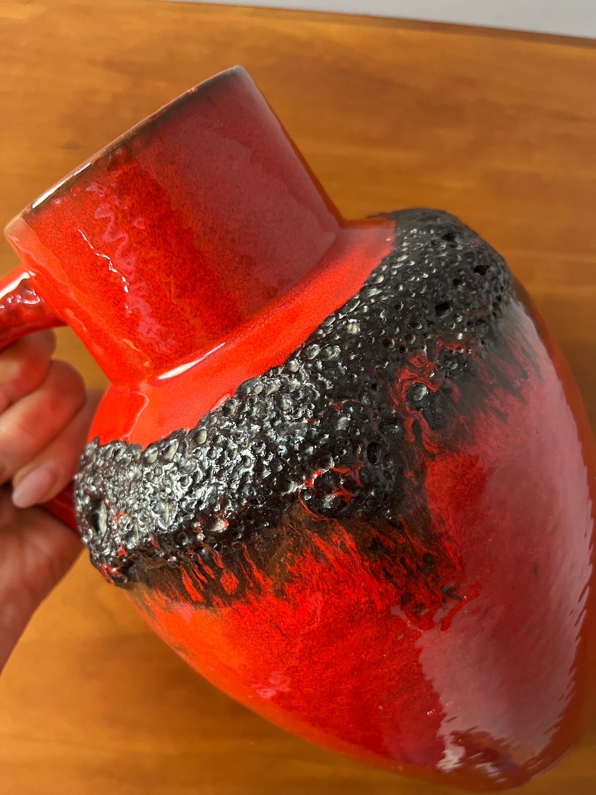 Karaffe 223 Fat Lava rot von Kreutz Keramik