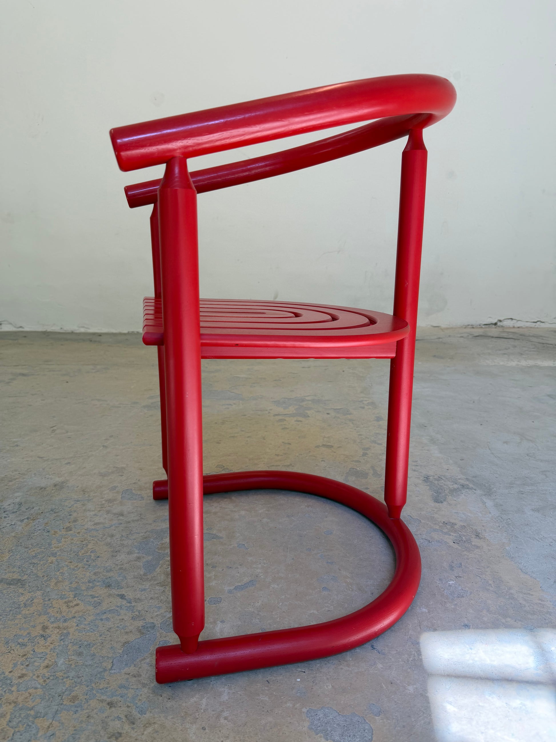 Armlehnstuhl rot von Allmilmö