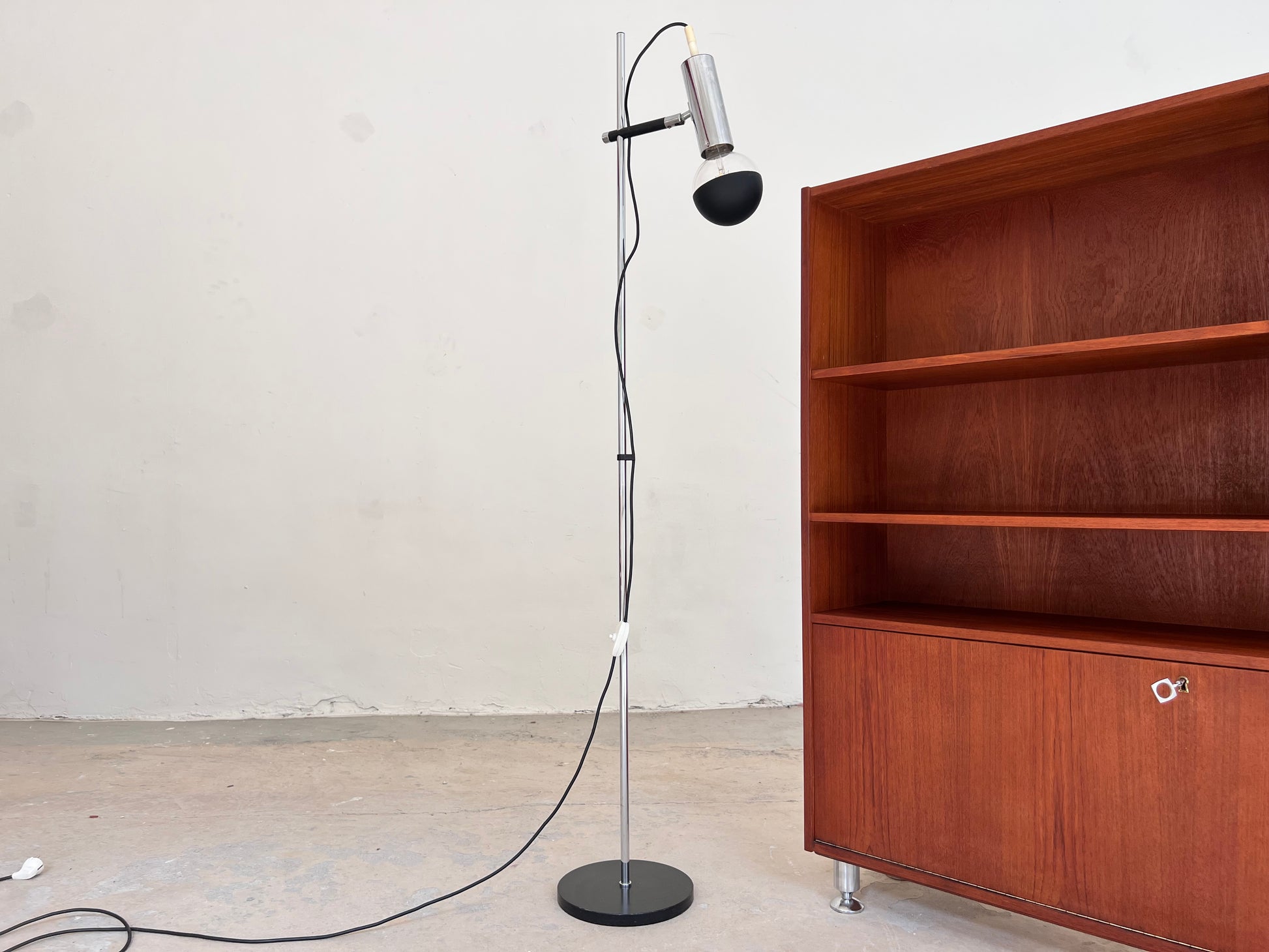 Stehlampe Chrom von STAFF