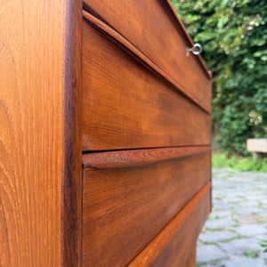 Kleine Kommode Teak mit Schloss aus Dänemark