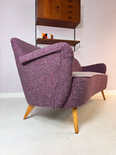 Lade das Bild in den Galerie-Viewer, Sofa lila 50er Jahre
