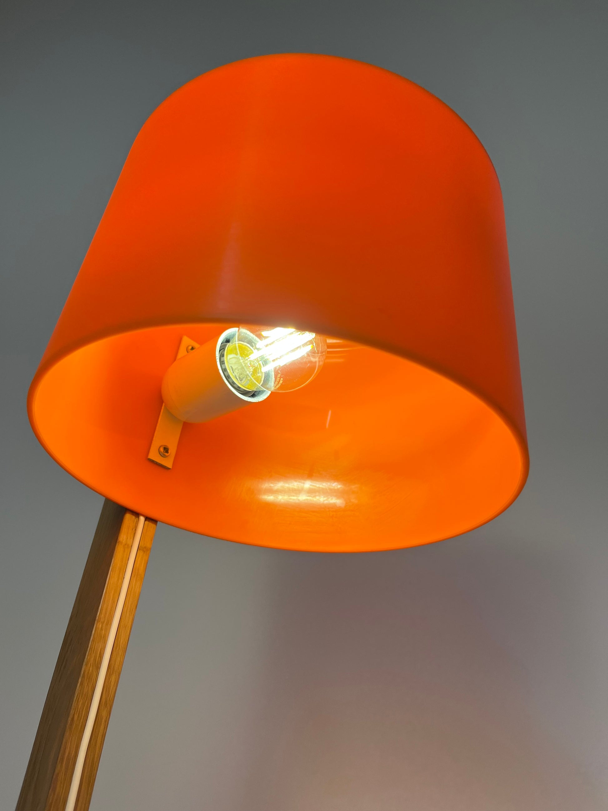 Schreibtischlampe orange Eiche von Luxus Vittsjö