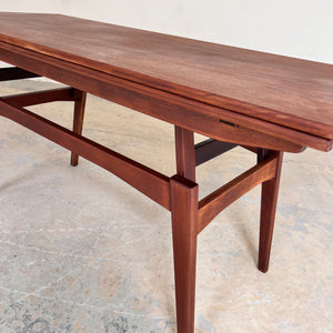 Höhenverstellbarer Couchtisch Teak mit Auszügen aus Dänemark