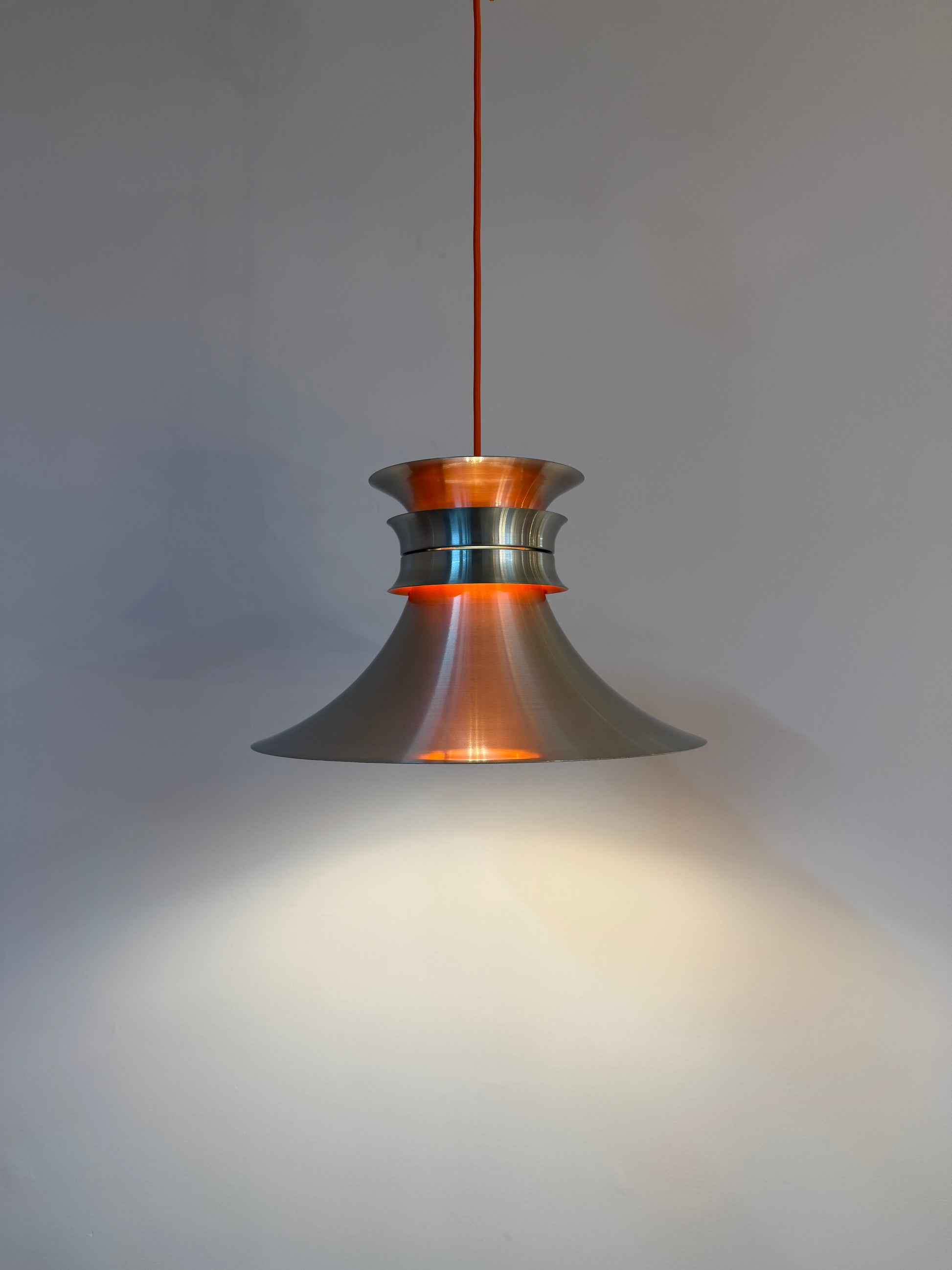 Hängelampe silber orange aus Dänemark