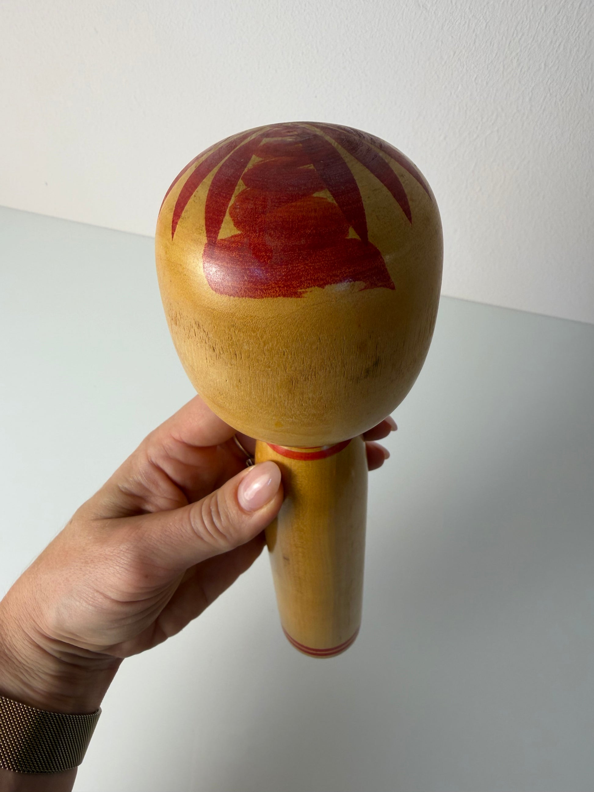 Japanische Kokeshi Holzfigur handbemalt