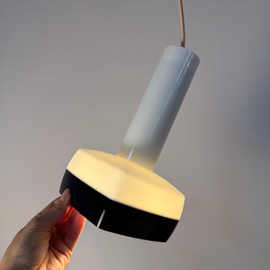 Hängelampe schwarz weiß von Bent Karlby für Schrøder-Kemi