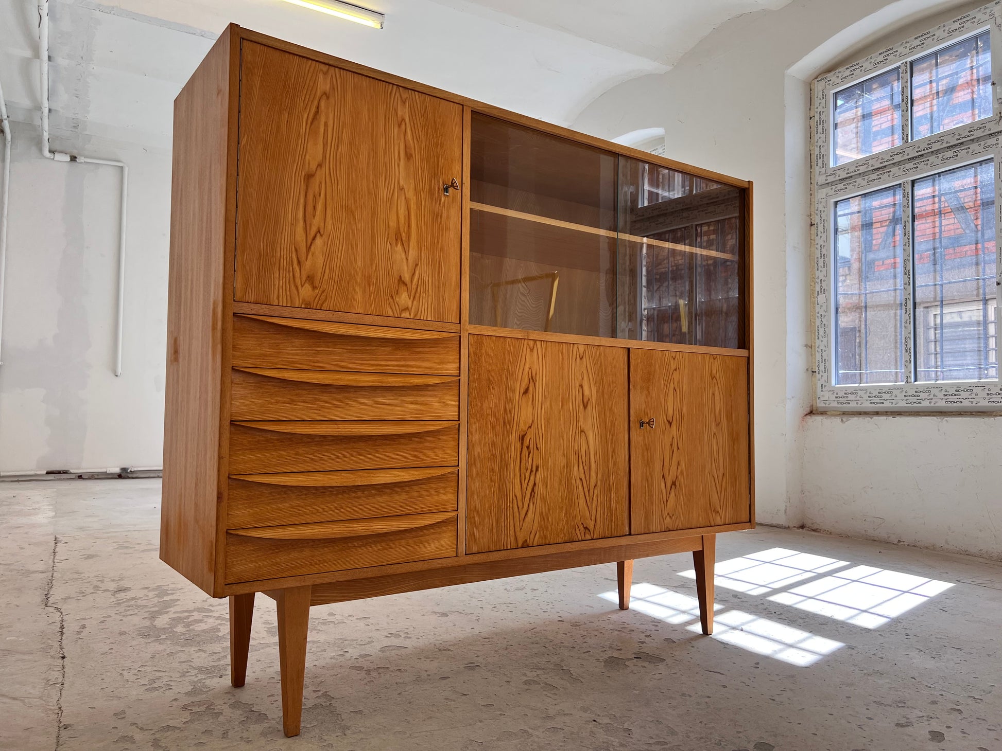 Highboard / Wohnzimmerschrank Typ 602/G Esche von Hellerau aus 1959