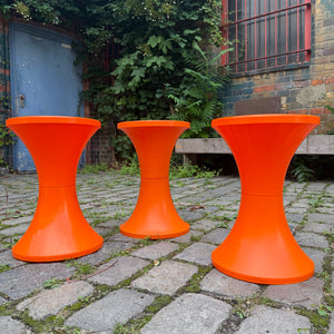 Hocker Tam Tam orange von von Henri Massonnet