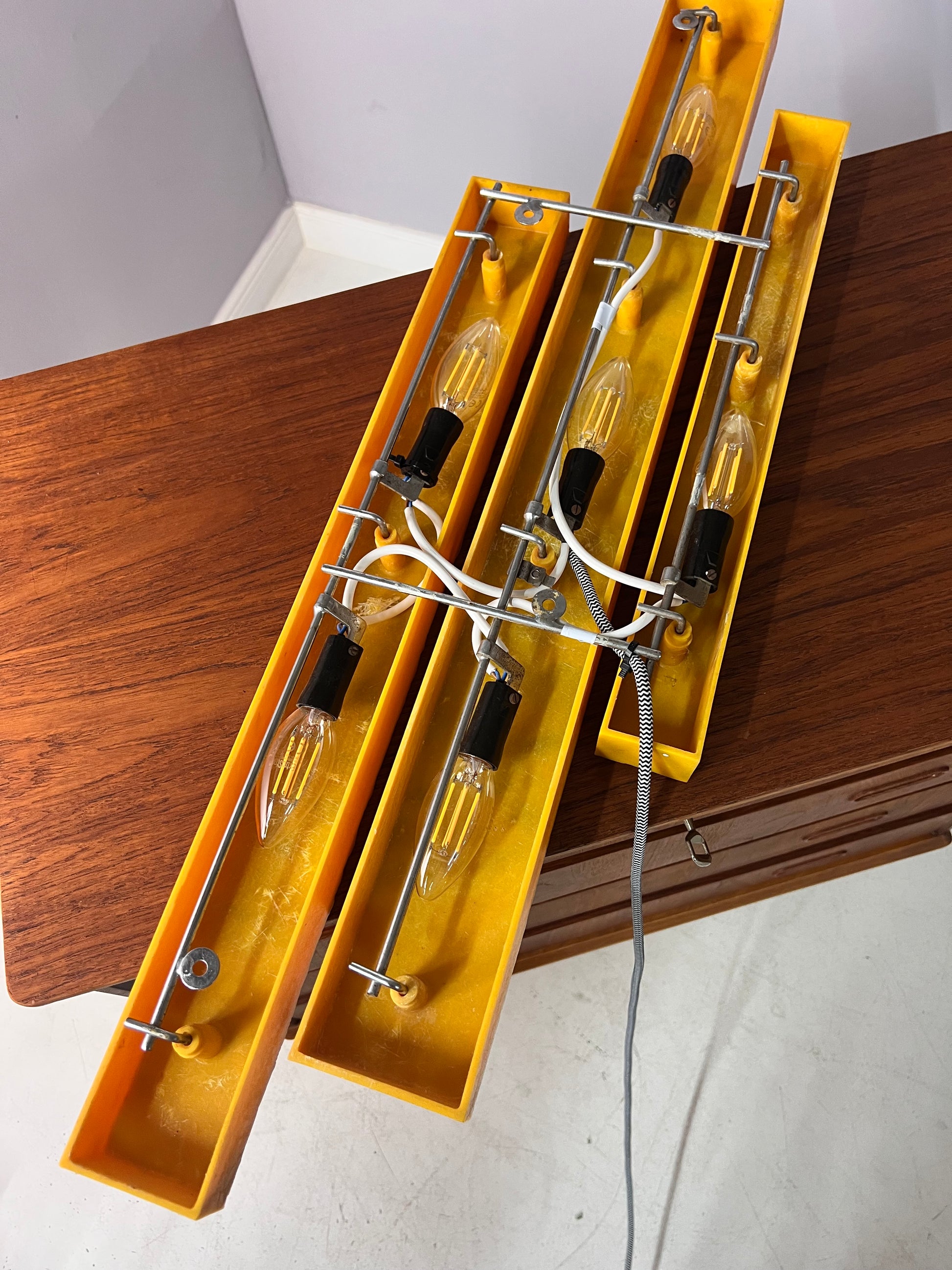 Wandlampe gelb von Uwe Mersch