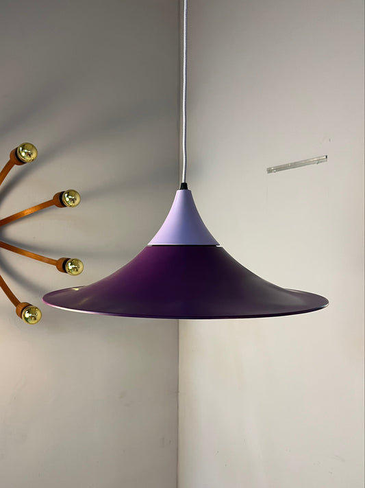 Trichterlampe lila flieder neu lackiert aus Dänemark
