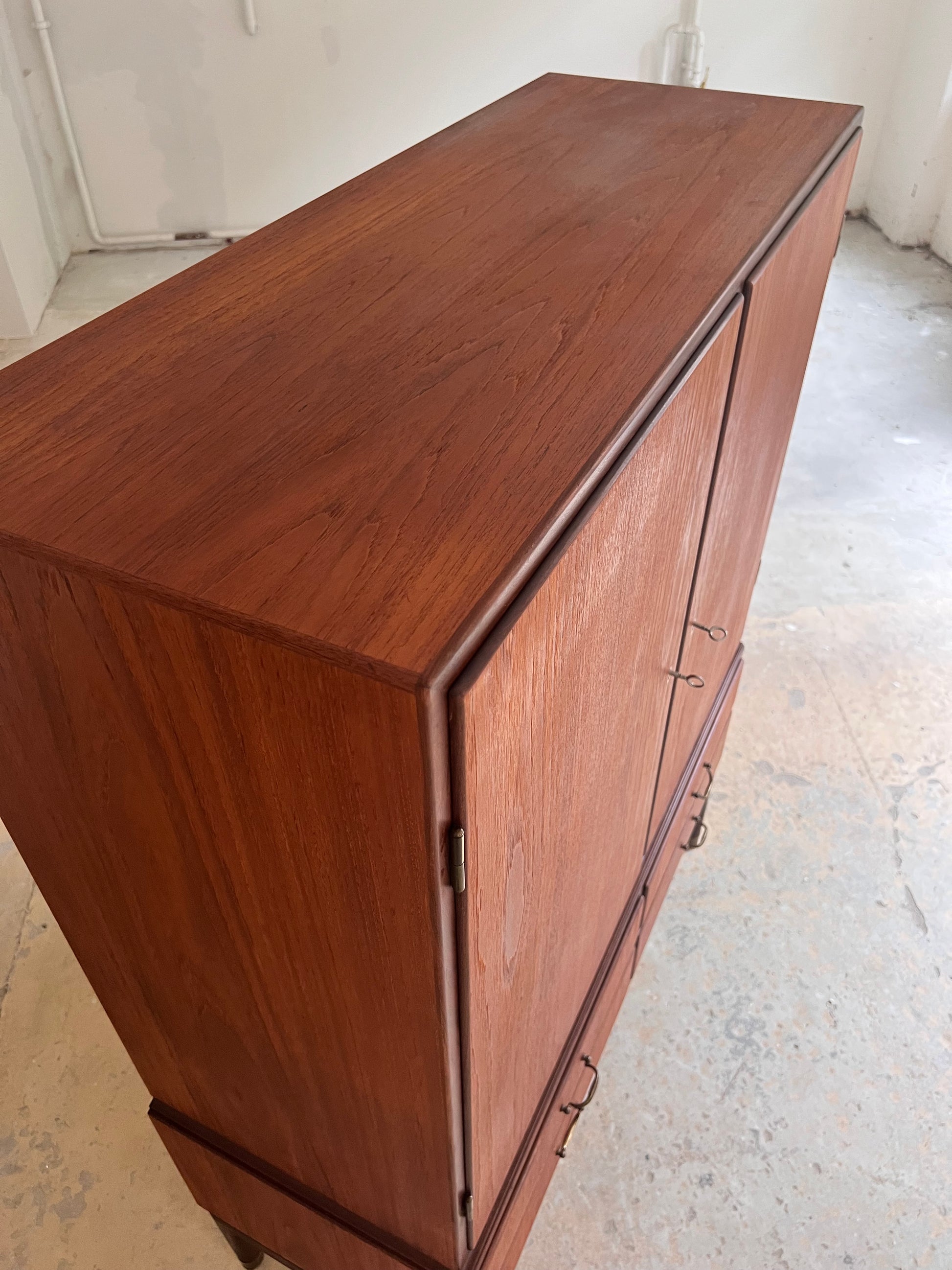 Büroschrank Teak mit Schloss aus Dänemark