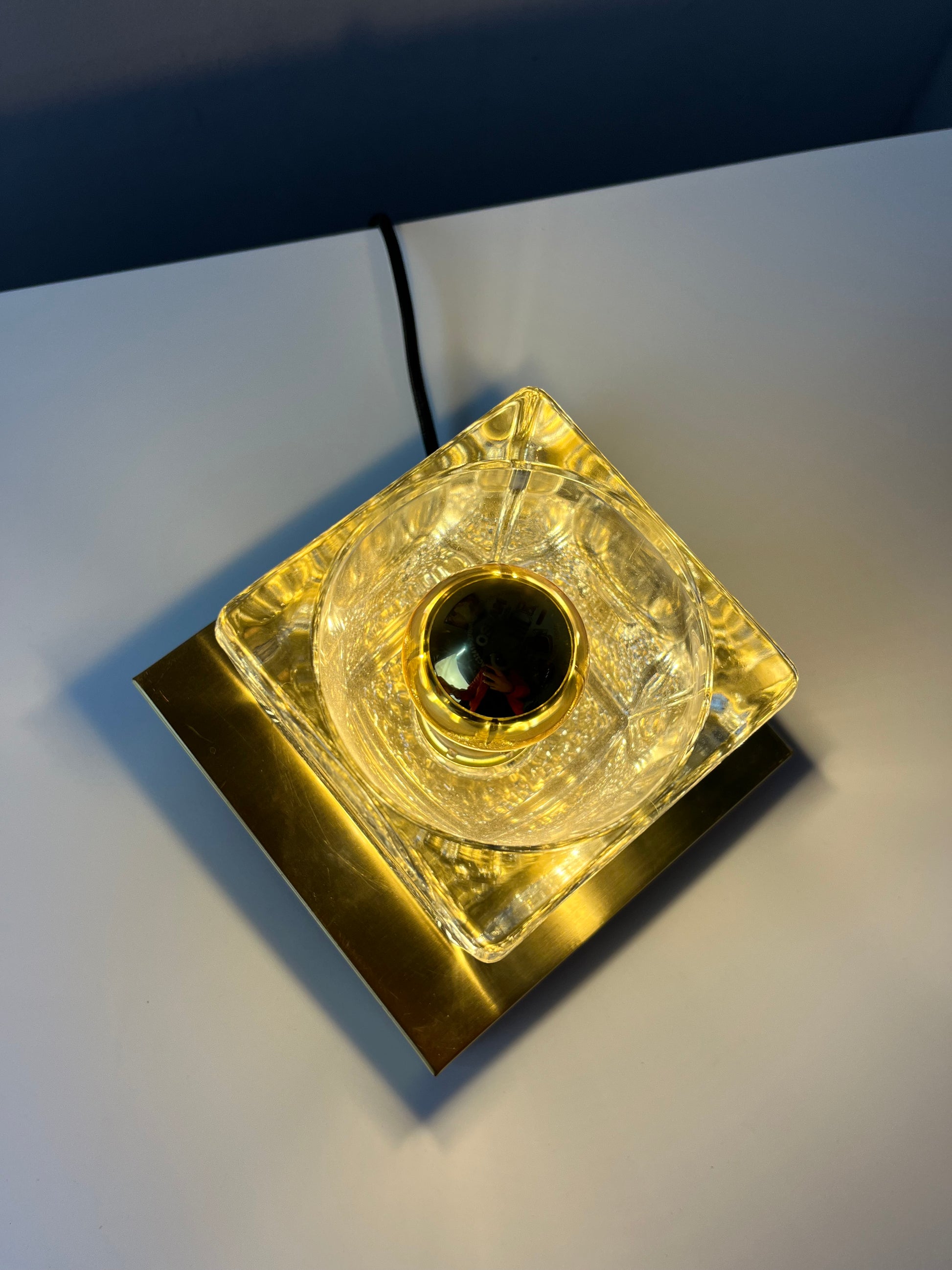 Wandlampe gold Glas mit Messingsockel von Peill & Putzler