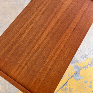 Kommode Teak mit eingelassenen Griffen aus Dänemark