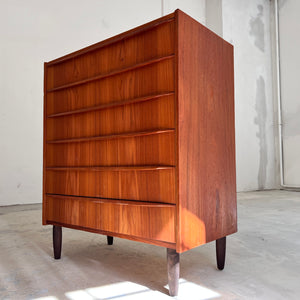 Kommode Teak mit geraden Griffen aus Dänemark
