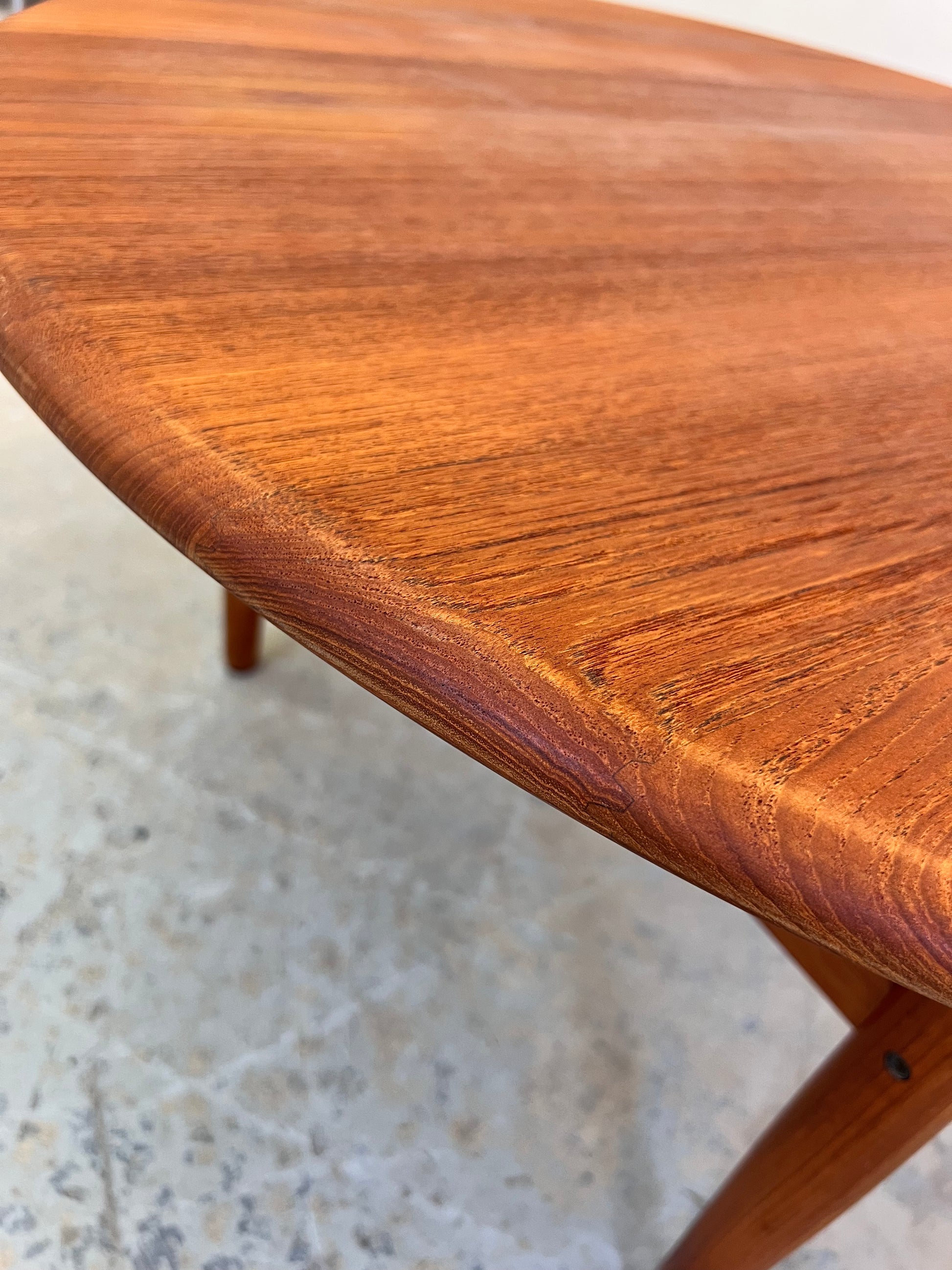 Runder Couchtisch Teak von Niels Bach