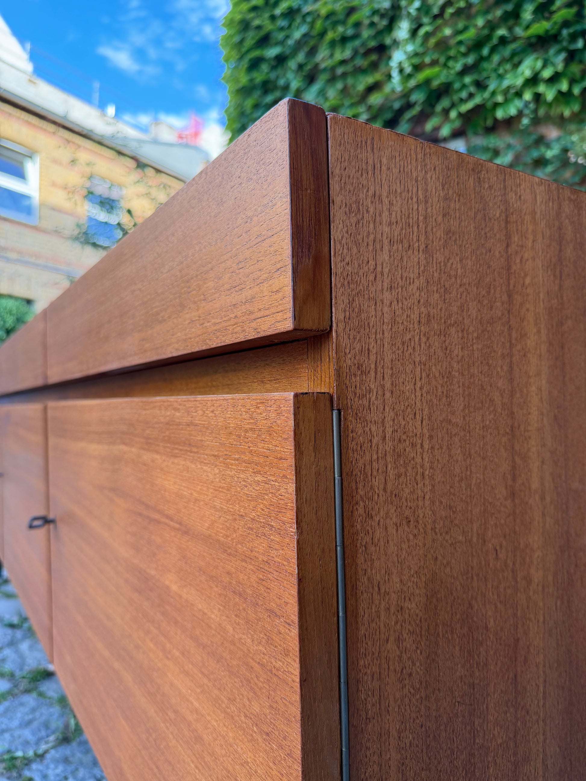 XXL Sideboard Teak mit Schloss aus Deutschland