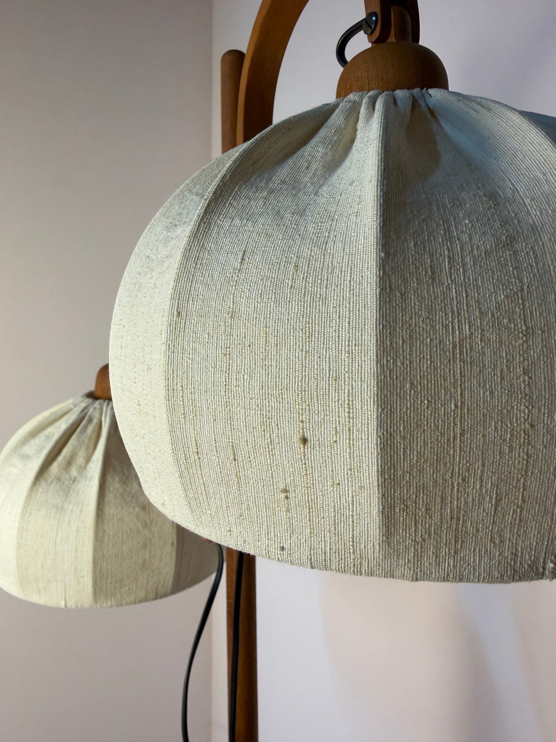 Stehlampe Maiglöckchen von Domus Teak und Rohseide