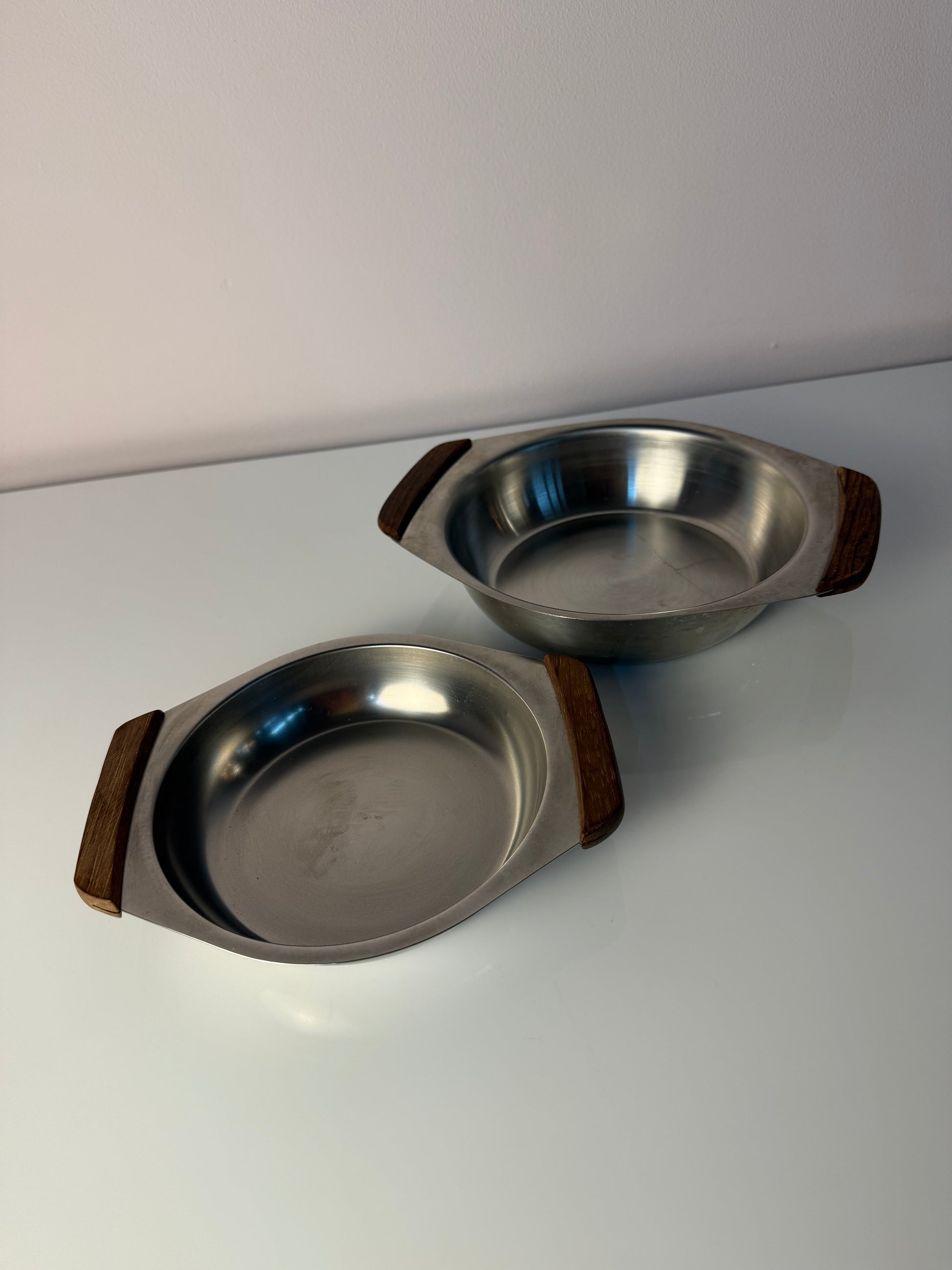 Set: 2 Schüsseln Edelstahl mit Teak Griffen
