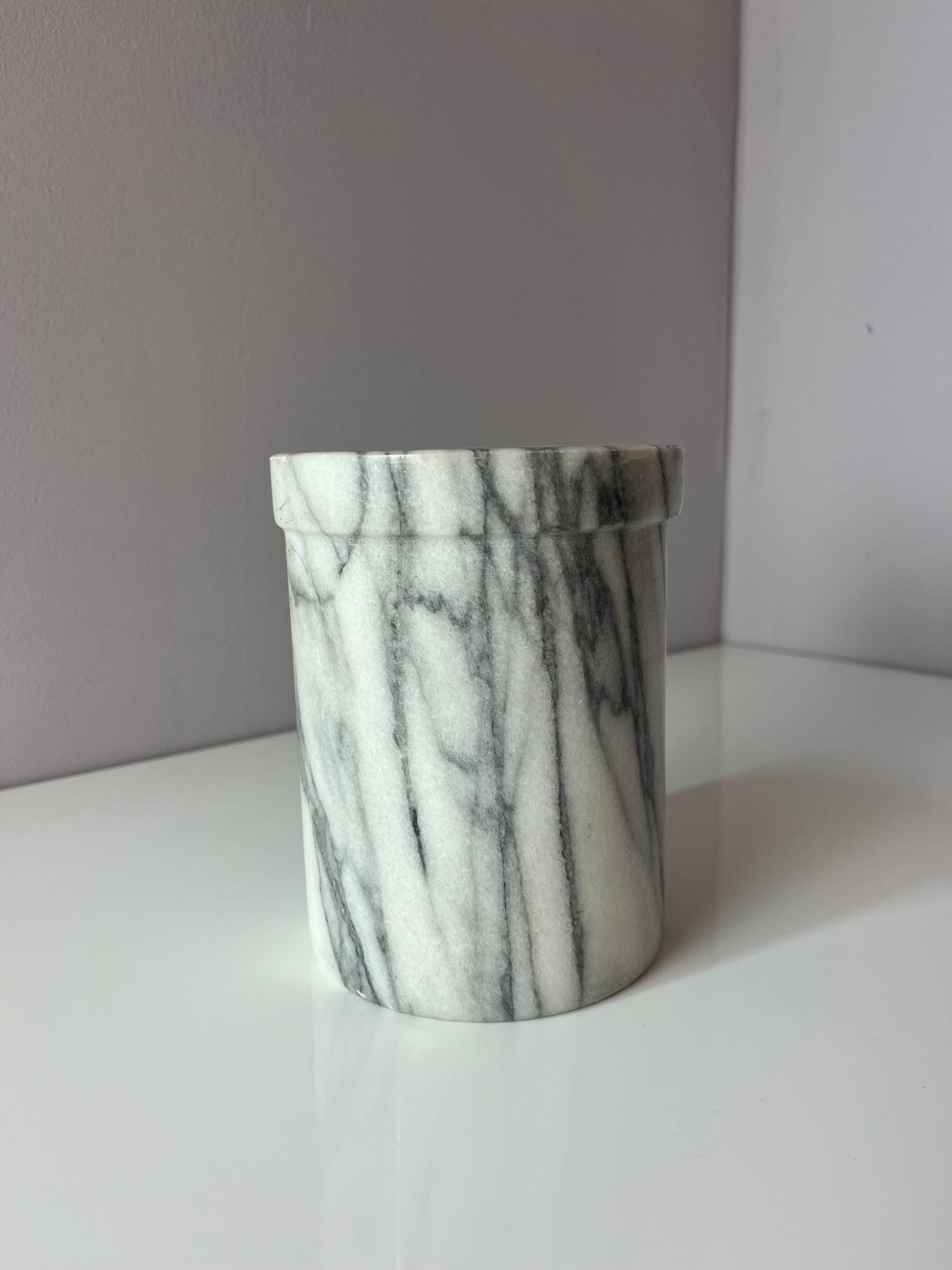 Weinkühler grau weiß Marmor