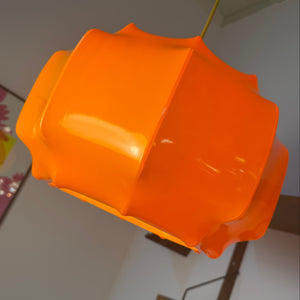 Hängelampe orange mit gelbem Kabel von Ilka Plast