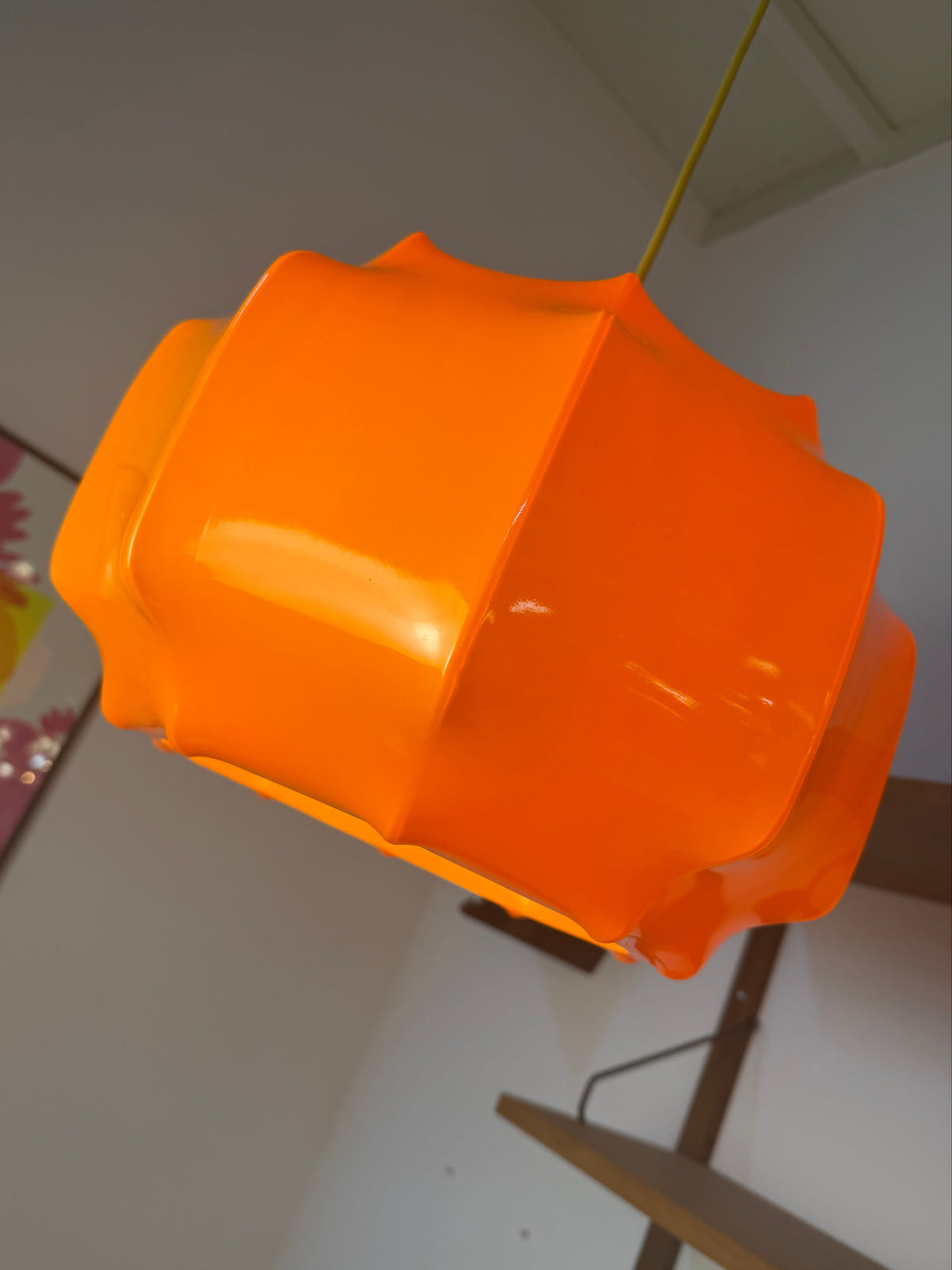 Hängelampe orange mit gelbem Kabel von Ilka Plast