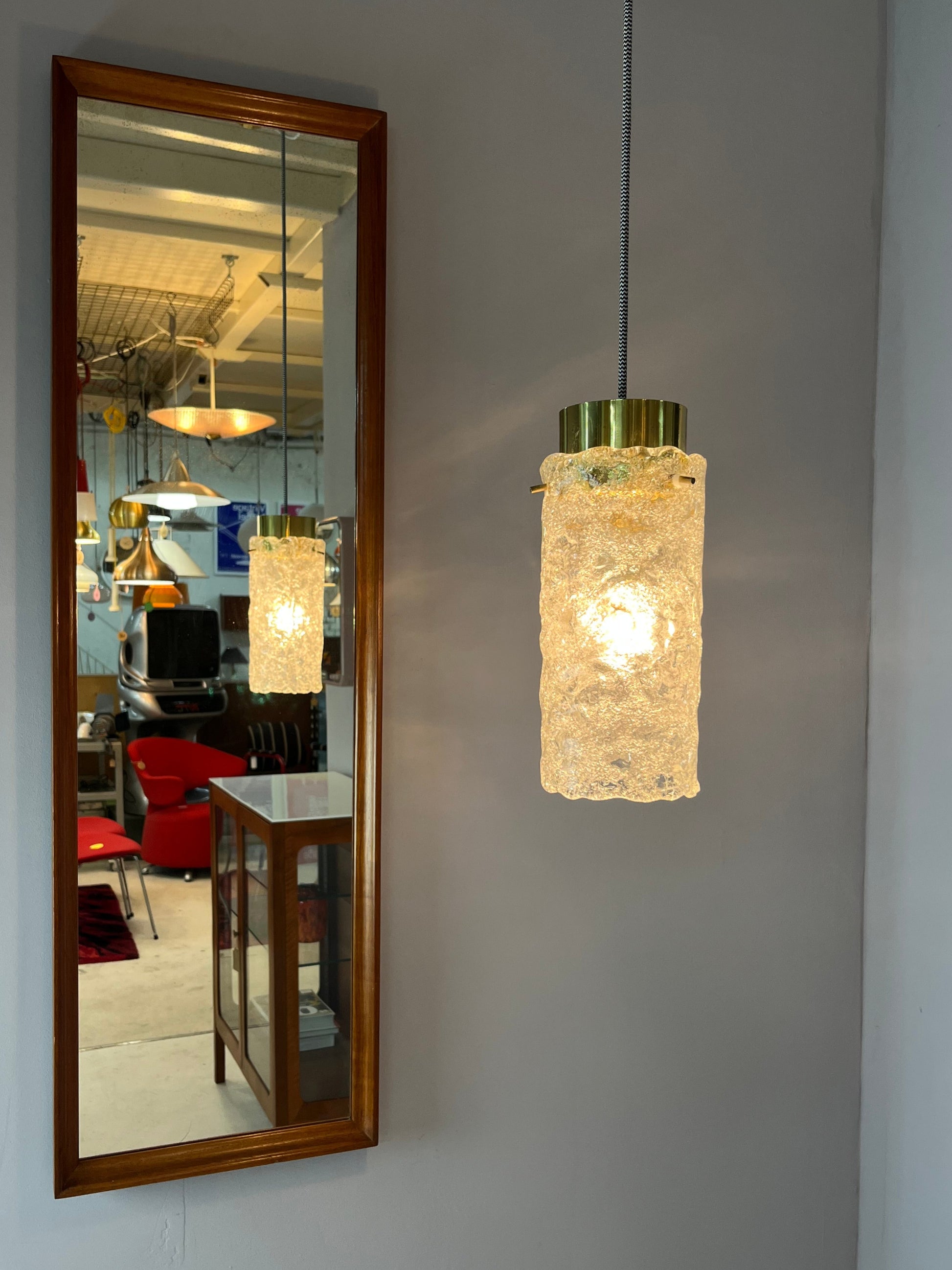 Hängelampe Eisglas Messing von J.T. Kalmar für Kalmar Franken KG