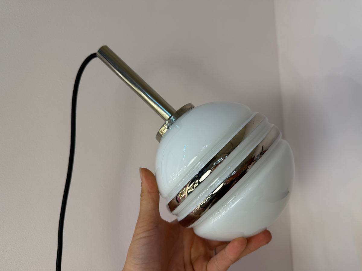 Kugellampe weiß silber Glas